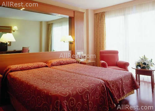 Tryp Bosque 5